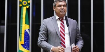 A defesa de Lindbergh nega irregularidades