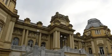 Casa Civil puxa a motosserra e Desenvolvimento Econômico leva o maior corte, com 21 exonerações na pasta 1 Casa Civil puxa a motosserra e Desenvolvimento Econômico leva o maior corte, com 21 exonerações na pasta