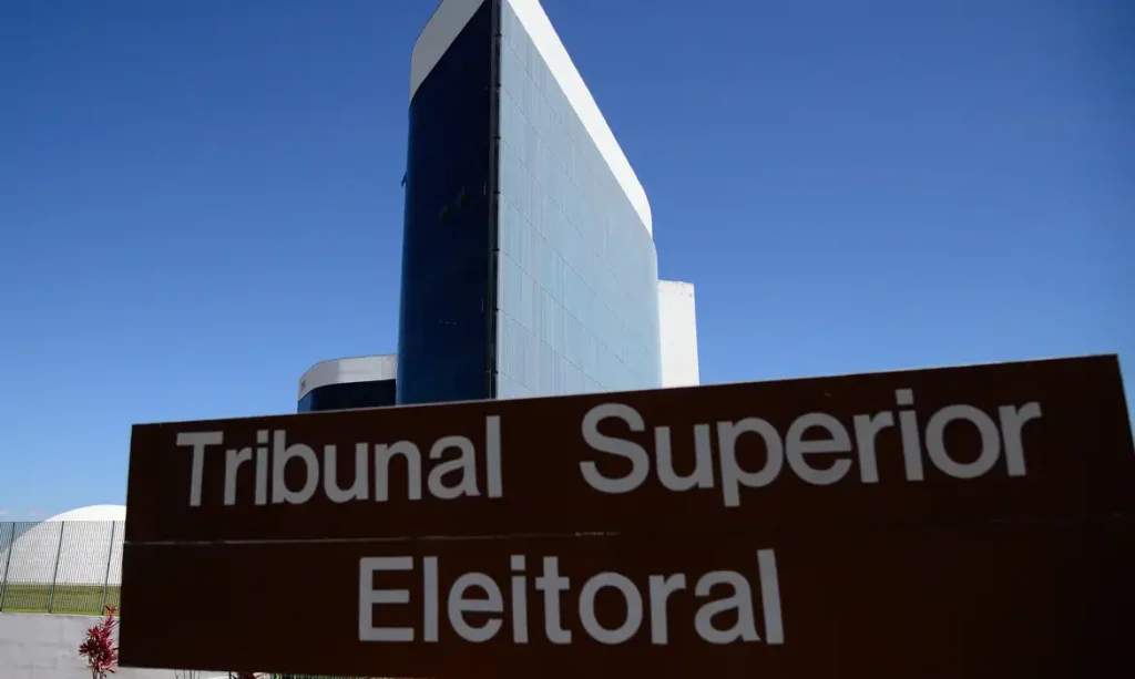 Robôs no palanque: as novas regras do TSE para a IA nas eleições