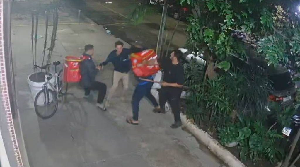 Linchamento em Copacabana: cinco viram réus por homicídio triplamente qualificado e têm prisão mantida 48 Cláudio Rafael morreu após ser linchado em Copacabana