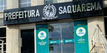Prefeitura de Saquarema foi alvo de determinação do TCE-RJ para bloqueio contábil de mais de R$ 5,4 milhões após decisão sobre suposto superfaturamento em obra de drenagem.