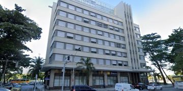 Edifício Standard, na Avenida Presidente Wilson: fundo imobiliário apresentou proposta de R$ 79,4 milhões para adquirir o imóvel histórico do Centro do Rio.