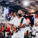O cantor e compositor Dudu Nobre promove uma grande roda de samba no Cacique de Ramos, na Zona Norte do Rio, nesta segunda, no feriado de 7 de setembro. O evento começa às 14h e contará com participações especiais de Mumuzinho, Sandra de Sá, Noelson do Cavaco e Alex Ribeiro. A apresentação promete reunir sucessos do samba e da música popular brasileira em uma tarde de celebração ao gênero que marcou a trajetória do artista. O encontro acontece em um dos espaços mais tradicionais da cultura popular carioca.