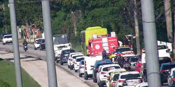 Acidente entre carro e moto deixa duas pessoas feridas no Recreio 10 Acidente no Recreio