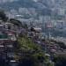 Comunidade e prédios no Rio, ascensão social