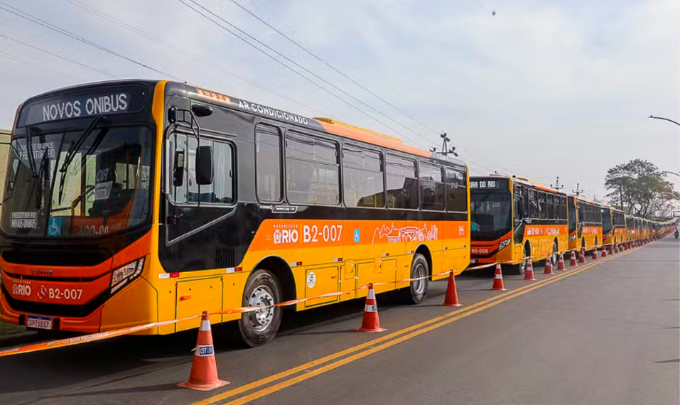 Novos ônibus do Sistema Rio não têm validadores de RioCard; prefeitura e estado estão ‘em tratativas’ sobre integração 48 Novos ônibus do Sistema Rio