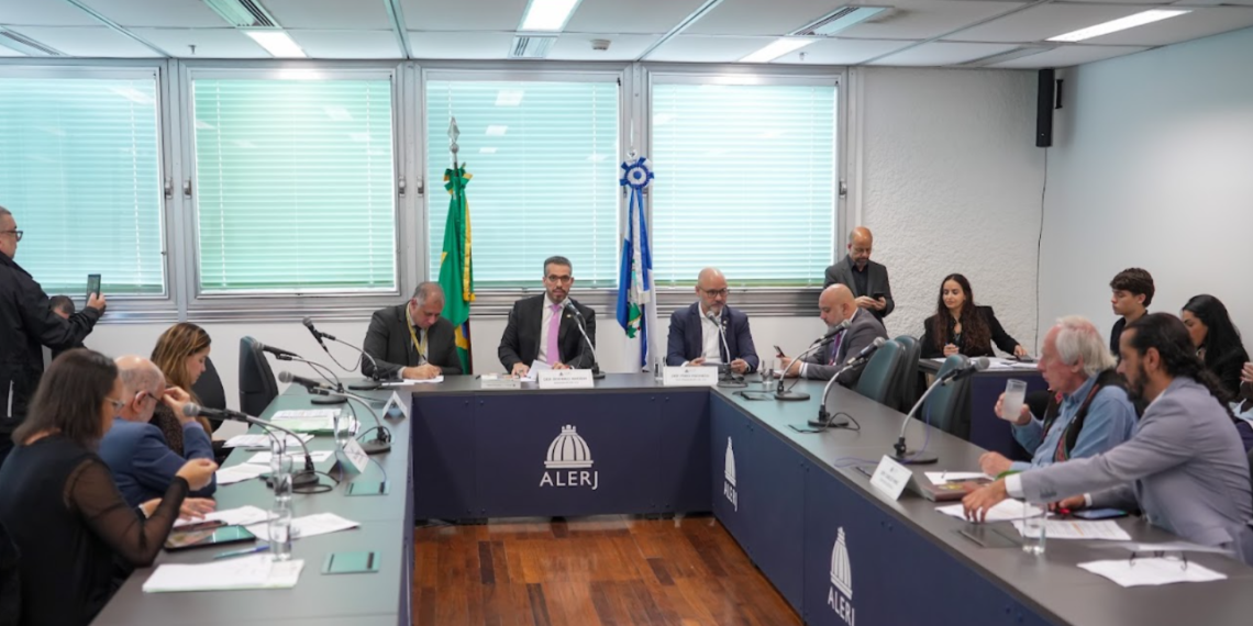 CCJ da Alerj analisa projeto de lei