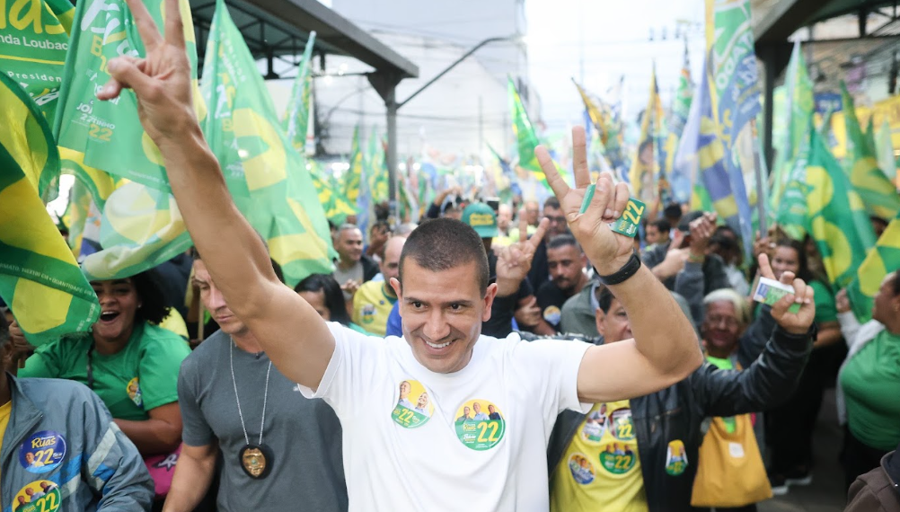 Campanha de Douglas Ruas aciona TRE-RJ após suspeita de ataque de robôs no perfil do Instagram 48 Campanha de Douglas Ruas aciona TRE-RJ após suspeita de ataque de robôs no perfil do Instagram