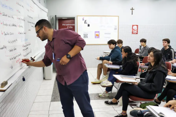 Embaixada dos EUA oferece 450 vagas para formação gratuita de professores de inglês no Brasil 48 Professores de inglês