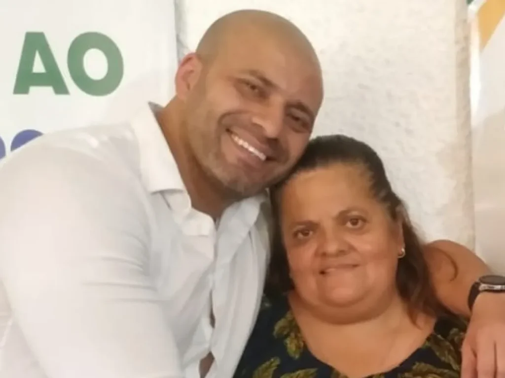 Depois que a filha desistiu, mãe de Daniel Silveira lança candidatura a deputada federal pelo PL; e já recebeu R$ 200 mil do partido