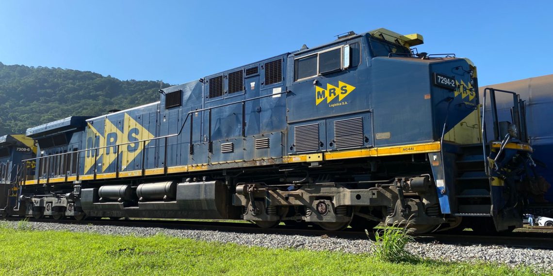Trens transportam minério de ferro