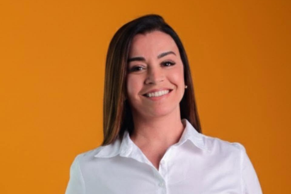 Dois cargos de uma vez? Justiça barra candidatura de Kelaine Goulart à Prefeitura de Itaguaí por 'disputa simultânea' 48 Dois cargos de uma vez? Justiça barra candidatura de Kelaine Goulart à Prefeitura de Itaguaí por ‘disputa simultânea’