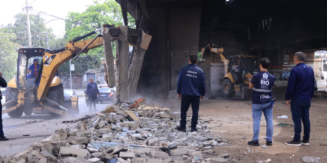 Operação em ferro-velho