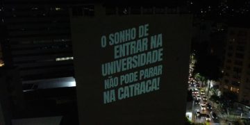 Projeção em prédio na Central