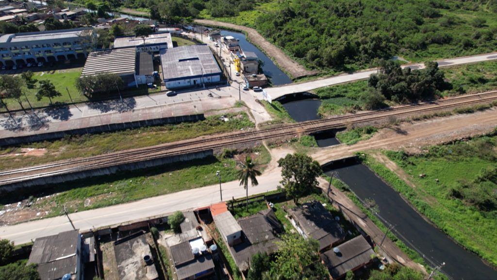 Baixada Fluminense vai ganhar obra de saneamento de R$ 300 milhões para evitar despejo diário de esgoto na Baía de Guanabara