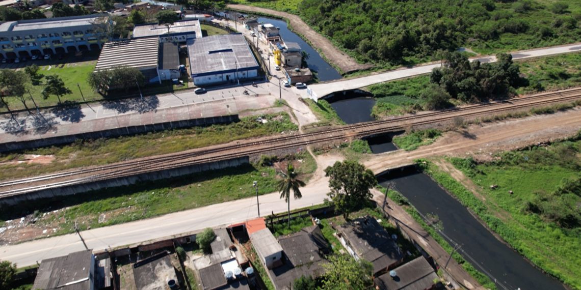 Baixada Fluminense vai ganhar obra de saneamento de R$ 300 milhões para evitar despejo diário de esgoto na Baía de Guanabara