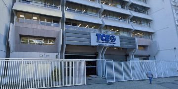 Fachada do TCE-RJ: tribunal decidiu endurecer a fiscalização sobre emendas parlamentares e tornar a transparência e a rastreabilidade dos recursos critérios permanentes na análise das contas de prefeitos e do governador.