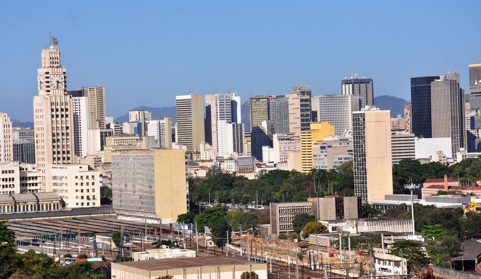 Centro do Rio reage ao esvaziamento da pandemia e volta a pulsar, com novos moradores, negócios e projetos residenciais 48 O Centro do Rio começa a deixar para trás e trocar o cenário de ruas vazias e imóveis fechados que marcou os anos da pandemia
