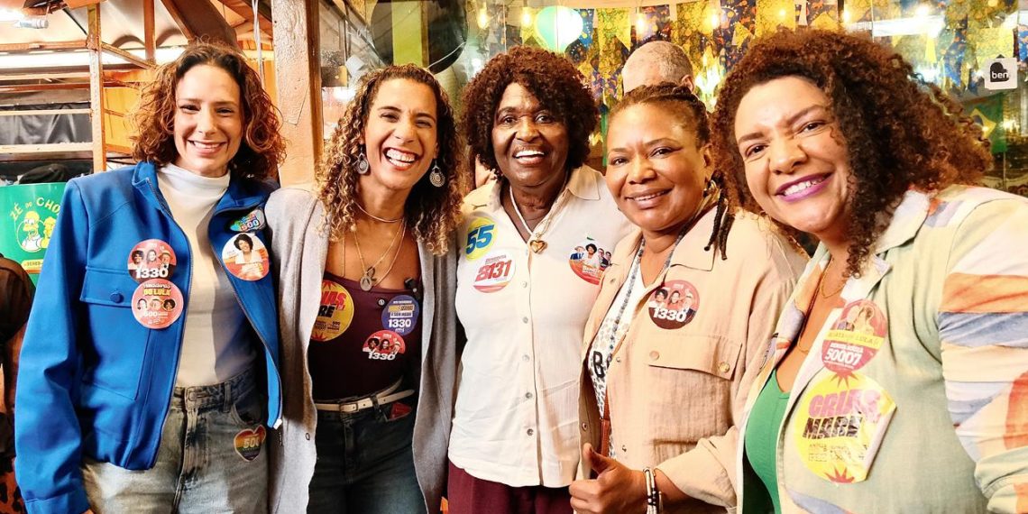 A chuva mudou os planos de campanha de Renata Souza (candidata a reeleição para a Alerj pelo PSOL) e Anielle Franco (candidata a deputada federal pelo (PT)
