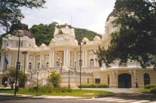 Dois atos, cinco dias de diferença: decisões na Casa Civil do Rio abrem caminho para investigação sobre Nicola Miccione no caso Master