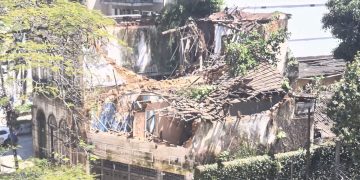 Prefeitura do Rio anuncia desapropriação de casarões após desabamento no Cosme Velho 10 Casarão que desabou no Cosme Velho
