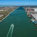O Porto do Açu, a cara da riqueza de São João da Barra, que tem o maior complexo portuário privado do país e mais de 70% da população no cadastro dos programas sociaisi do governo federal