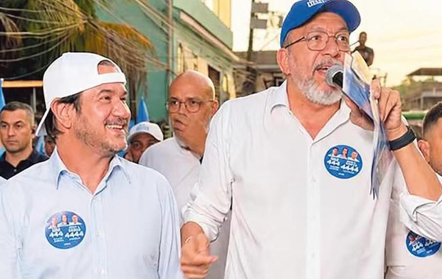 Márcio Canella faz campanha ao lado do presidente do União Brasil, Antônio Rueda: os dois estão com as candidaturas para serem decididas pela Justiça Eleitoral