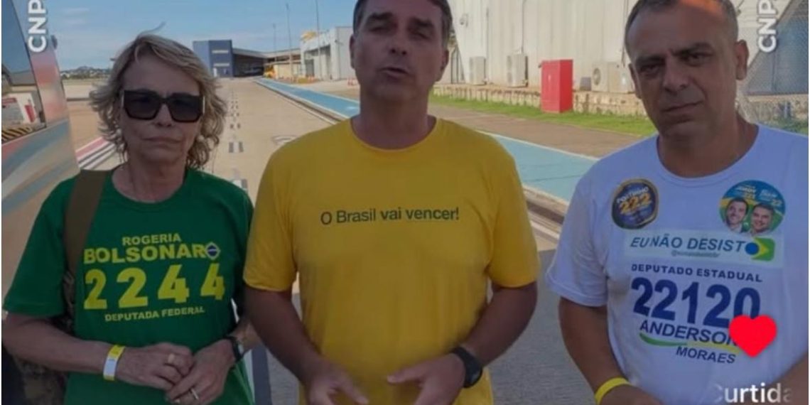 Flávio Bolsonaro, entre Rogéria e Anderson Moraes: declaração de voto