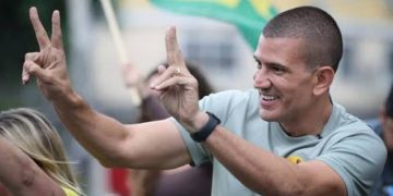 Douglas Ruas, candidato do PL, ganhou quatro liminares contra o adversário Eduardo Paes, do PSD