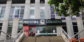 A Prefeitura de Saquarema foi proibida, pelo Tribunal de Contas do Estado (TCE-RJ) de firmar novos contratos ou permita que outros órgãos públicos "peguem carona" na ata de registro de preços da na ata de registro de preços
