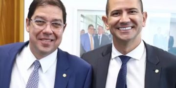 Auditorias do governo do estado apontam relações empresariais entre Douglas Ruas e grupo de Altineu Côrtes em contratos firmados durante a gestão Castro; caso vai à PGR