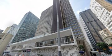 Retrofit no Centro: antigo Edifício Barrosão será transformado em residencial com lançamento previsto para março de 2027