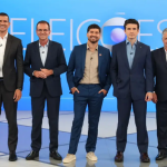 Debate da Globo tem ataques entre Paes e Ruas, com citações a Bacellar, Castro e corrupção no estado como munição 18 Debate da Globo com candidatos ao governo do Rio: Douglas Ruas, Eduardo Paes, William Siri, André Marinho e Anthony Garotinho