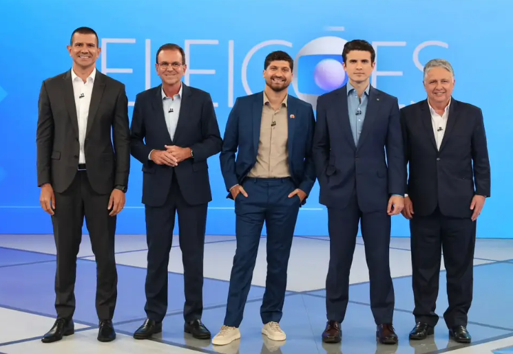 Debate da Globo tem ataques entre Paes e Ruas, com citações a Bacellar, Castro e corrupção no estado como munição 51 Debate da Globo com candidatos ao governo do Rio: Douglas Ruas, Eduardo Paes, William Siri, André Marinho e Anthony Garotinho