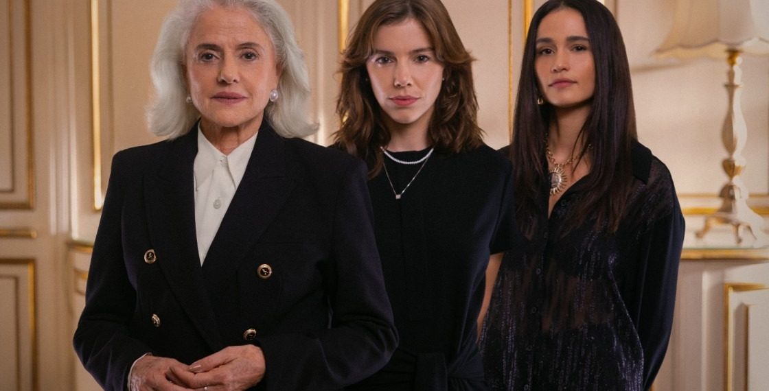 Netflix estreia série de suspense que lembra macabro caso policial do Rio; relembre história da família da milionária carioca Geneviève Boghici 49 Marieta Severo, Alice Wegmann e Nanda Costa em trecho de serie da Netflix