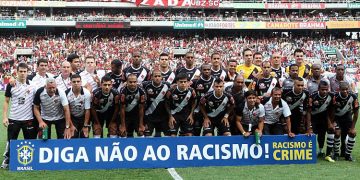 Campanha contra o racismo em campo de futebol durante o Dia Estadual de Combate ao Racismo no Esporte