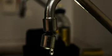 Onda de chuvas no estado prejudicam abastecimento de água no Rio e na Baixada Fluminense 28 Falta de água