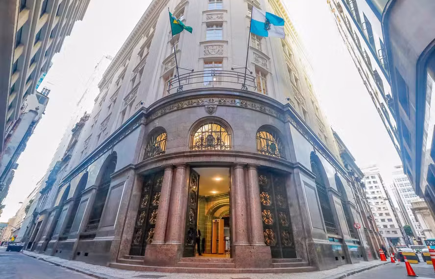 Sede do TRE-RJ milícia de gravata
