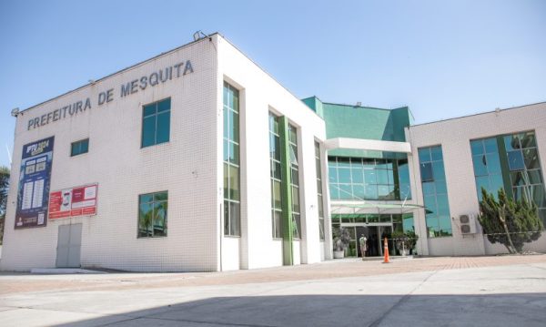 Ex-prefeito de Mesquita, ex-secretário e instituto terão que devolver R$ 32,3 milhões, decide TCE 49 Prefeitura de Mesquita: TCE-RJ determina devolução de R$ 32,3 milhões aos cofres do município por ex-prefeito, ex-secretário e instituto.