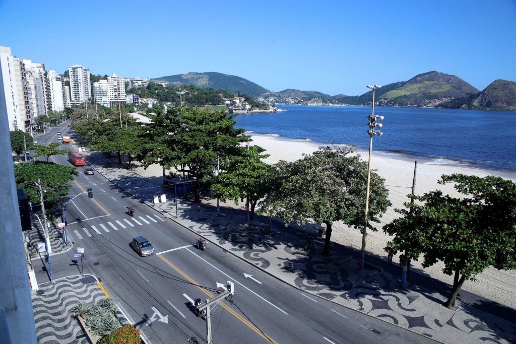 Niterói proíbe publicidade de bets em espaços públicos e em outdoors
