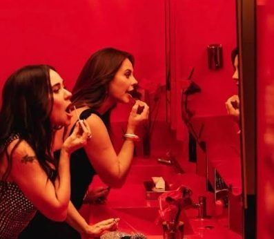 Alessandra Negrini e Paolla brilharam em vídeo