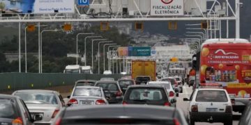 Ponte Rio-Niterói testa radar de velocidade média; período de testes não terá aplicação de multas e será levado a outros trechos da BR-101 e BR-116 10 Ponte Rio-Niterói testa radar de velocidade média; período de testes não terá aplicação de multas e será levado a outros trechos da BR-101 e BR-116