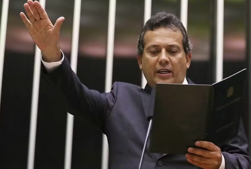 Comitê clandestino: candidato a reeleição, deputado Ricardo Abrão abastecia esquema de compra de votos para eleger primo em Nilópolis, diz PF 