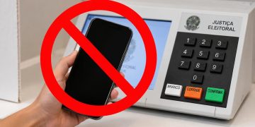 Celular é proibido na cabine de votação; fiscal do PSD foi presa após filmar o próprio voto em Cardoso Moreira, no Norte Fluminense.