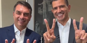 Flávio Bolsonaro e Douglas Ruas
