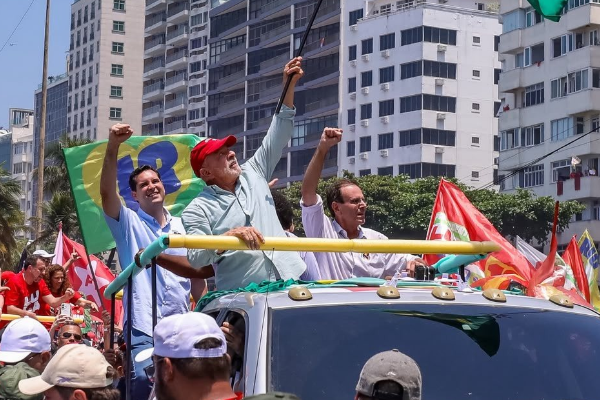 Cavaliere define vitória de Lula na capital como ‘maior virada do Brasil’ e diz que ‘população inconformada’ com eleição para governador do Rio foi um dos motivos para mudança 51 Cavaliere define vitória de Lula na capital como ‘maior virada do Brasil’ e diz que ‘população inconformada’ com eleição para governador do Rio foi um dos motivos para mudança