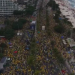 No último dia de campanha, Flávio Bolsonaro refaz os passos do pai e lota orla da Barra da Tijuca