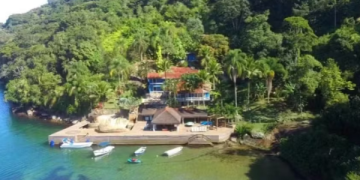 Ilha em Angra disputada por Richarlison e grupo de Flávio Bolsonaro: empresário pediu para erguer resort horas após decreto de Castro flexibilizar regras ambientais