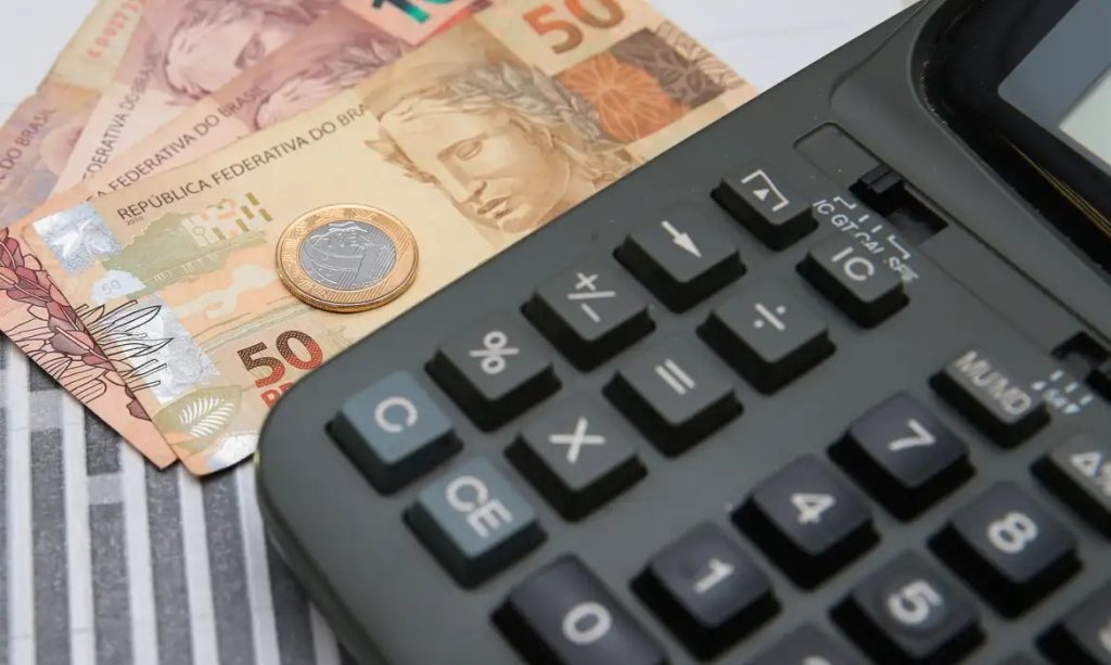 MPRJ denuncia empresário e contador por fraude fiscal de R$ 2,75 milhões; nova ação acontece em meio a alta na arrecadação de ICMS no estado
