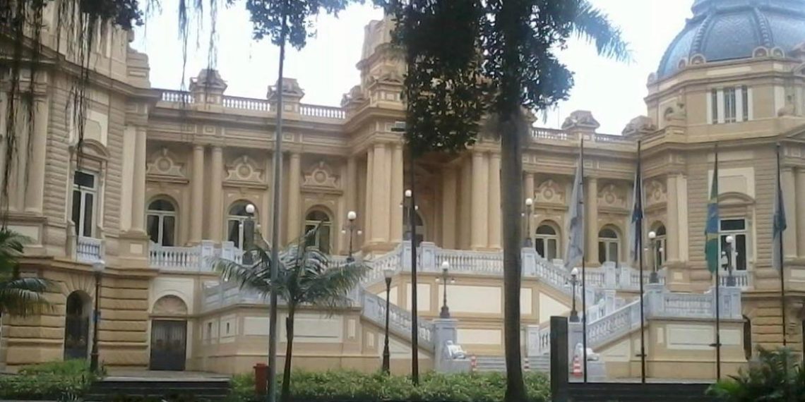 As viagens internacionais voltaram a ser autorizadas no Palácio Guanabara